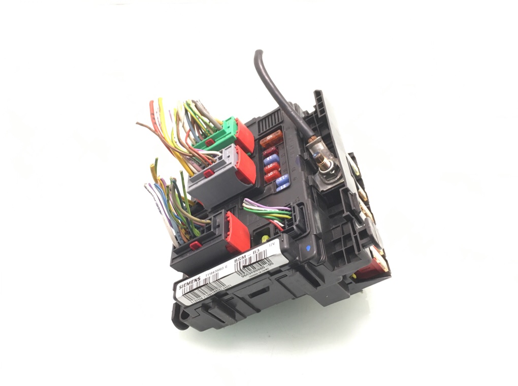 Блок предохранителей бу для Citroen Xsara Picasso 2.0 HDi, 2004 г. Блок предохранителей бу для Citroen Xsara Picasso 2.0 HDi, 2004 г.