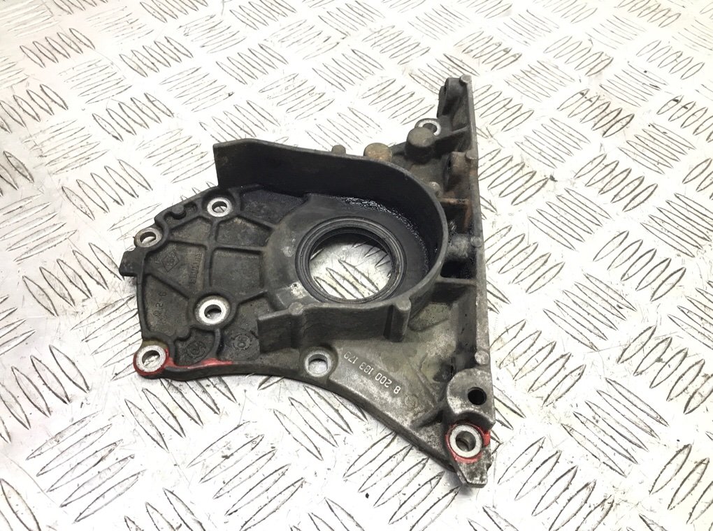 Крышка двигателя передняя бу для Nissan Primastar  1.9 DCi,  2004 г.