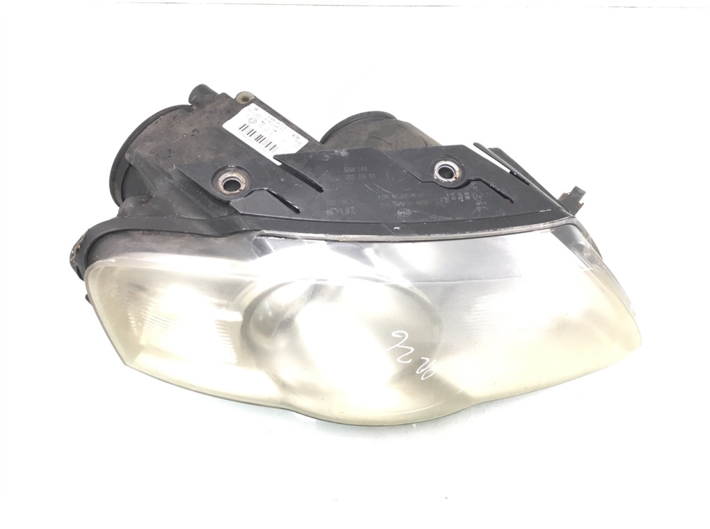 Фара правая бу для Volkswagen Passat B6 2.0 TDi, 2007 г. Фара правая бу для Volkswagen Passat B6 2.0 TDi, 2007 г.