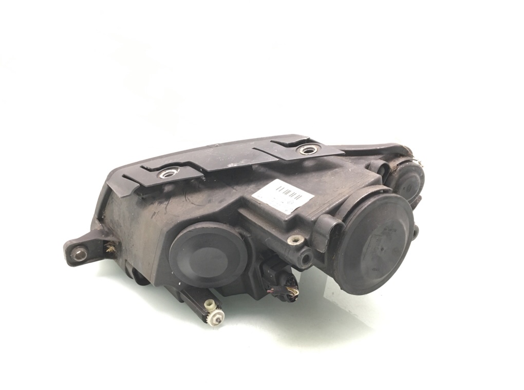 Фара правая бу для Volkswagen Passat B6 2.0 TDi, 2007 г. Фара правая бу для Volkswagen Passat B6 2.0 TDi, 2007 г.
