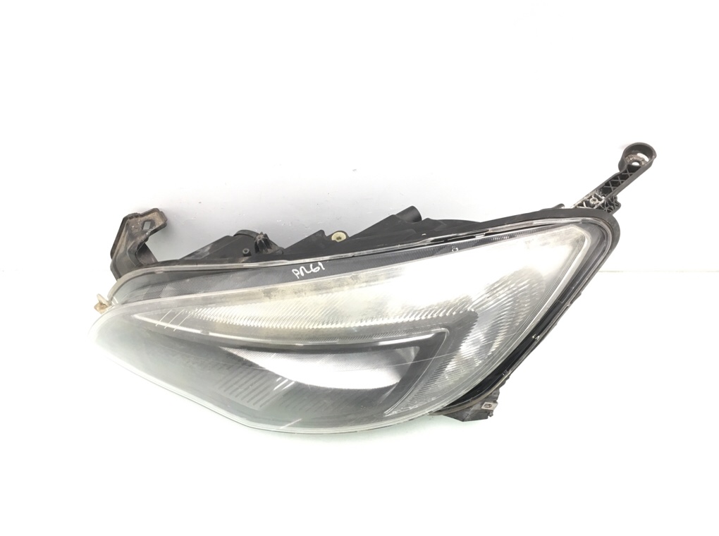 Фара левая бу для Opel Astra J 1.6 i,  2011 г.