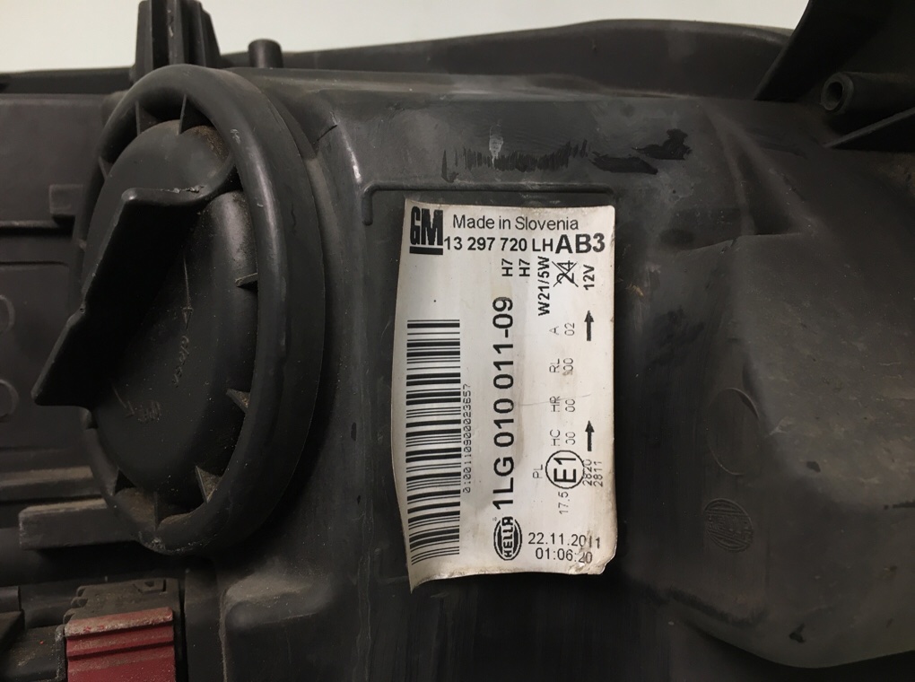 Фара левая бу для Opel Astra J 1.6 i,  2011 г.