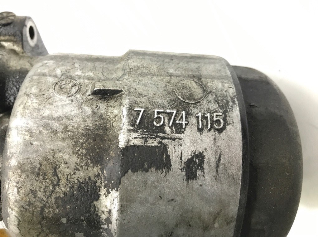 Корпус масляного фильтра бу для BMW 3 E90/E91/E92/E93 2.0 i, 2009 г. Корпус масляного фильтра бу для BMW 3 E90/E91/E92/E93 2.0 i, 2009 г.