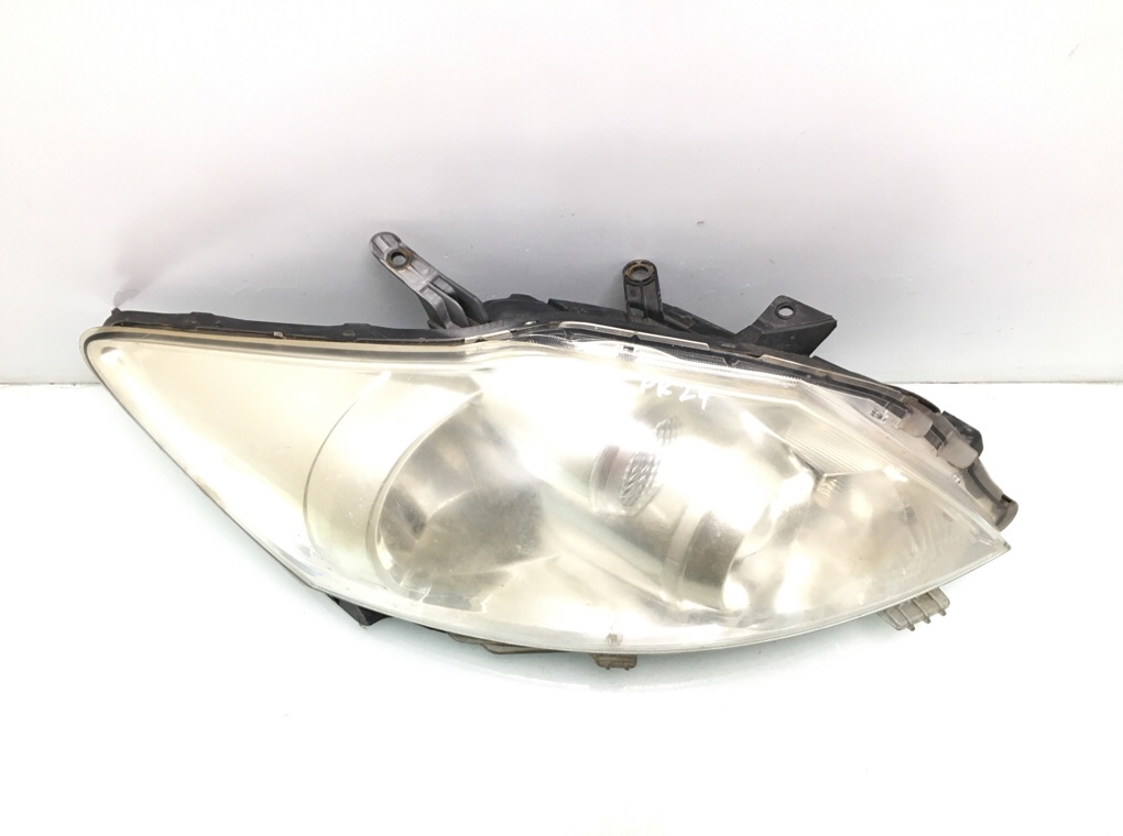 Фара правая бу для Toyota Auris  1.4 TD,  2011 г.