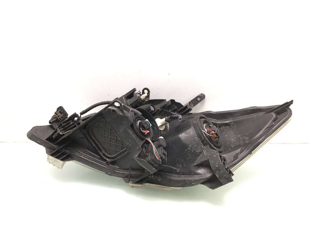 Фара правая бу для Toyota Auris  1.4 TD,  2011 г.