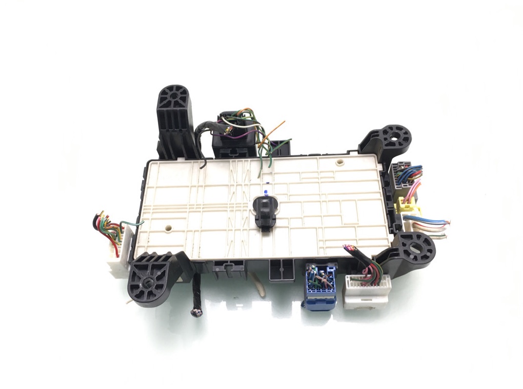 Блок предохранителей бу для Suzuki Grand Vitara 2 1.9 DDiS, 2007 г. Блок предохранителей бу для Suzuki Grand Vitara 2 1.9 DDiS, 2007 г.