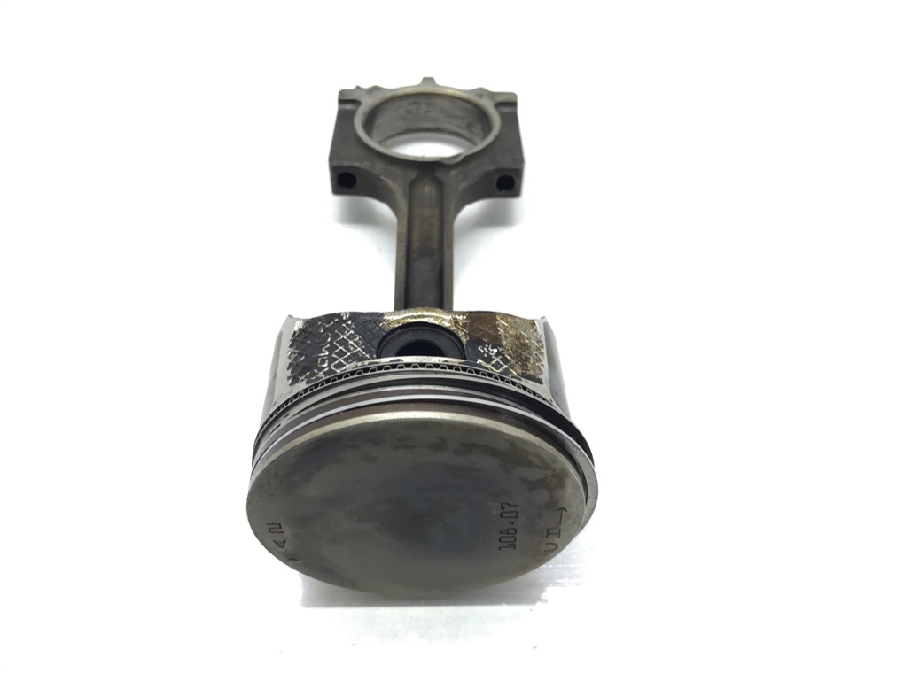 Поршень бу для Ford Focus 2 1.8 i,  2007 г.