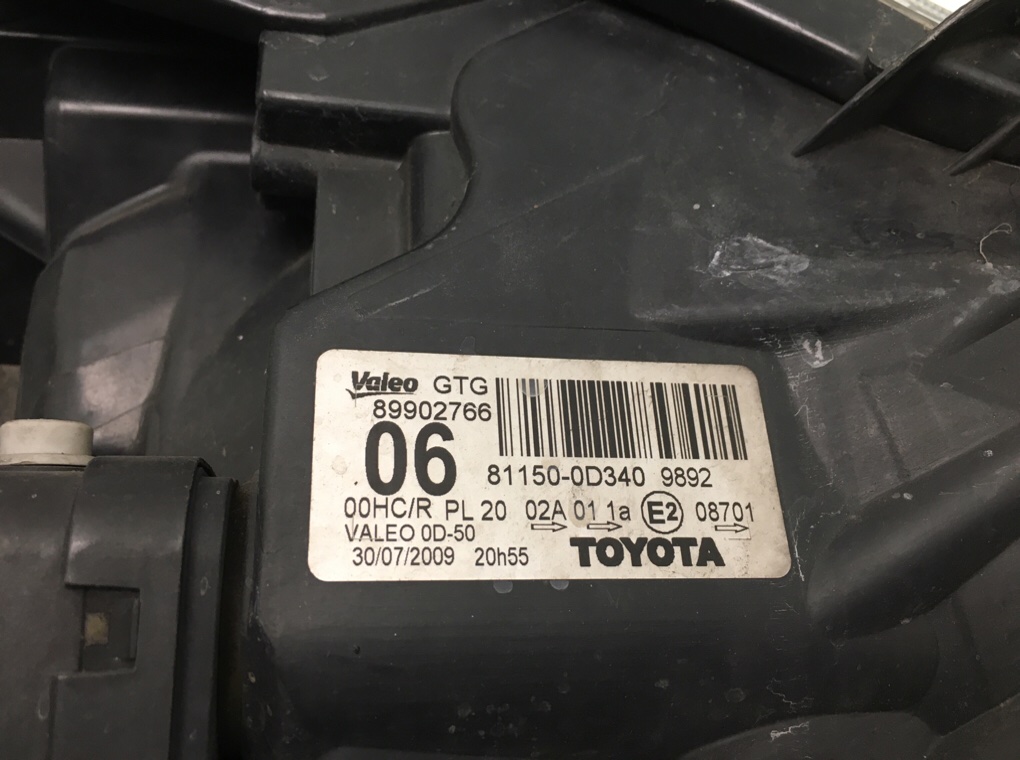 Фара левая бу для Toyota Yaris XP9 1.4 TD,  2009 г.