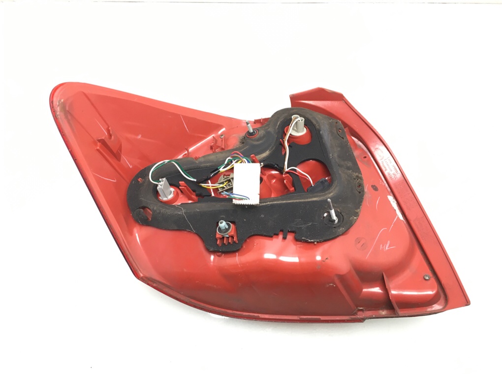 Фонарь задний правый бу для Toyota Auris  1.4 TD,  2011 г.