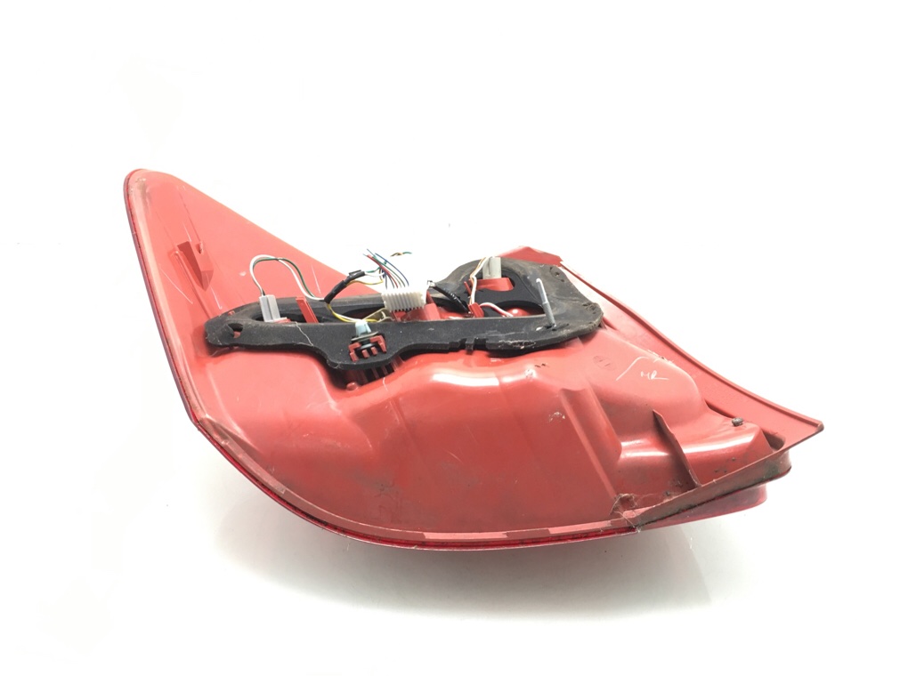 Фонарь задний правый бу для Toyota Auris  1.4 TD,  2011 г.