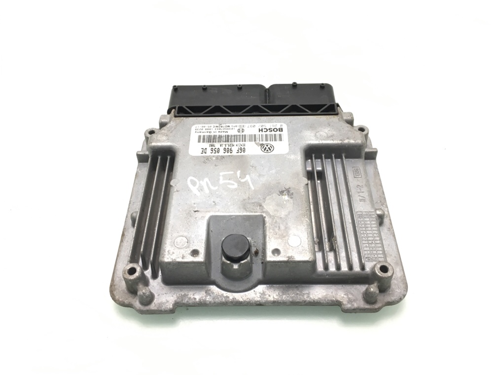 Блок управления двигателем бу для Volkswagen Golf 5 2.0 FSI, 2005 г. Блок управления двигателем бу для Volkswagen Golf 5 2.0 FSI, 2005 г.