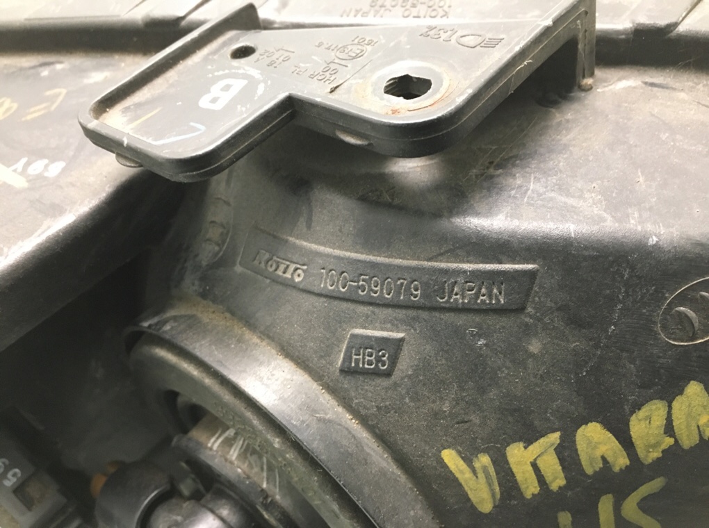 Фара левая бу для Suzuki Grand Vitara 2 1.9 DDiS,  2007 г.