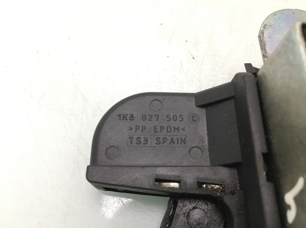 Замок багажника бу для Volkswagen Golf 5 2.0 FSI, 2005 г. Замок багажника бу для Volkswagen Golf 5 2.0 FSI, 2005 г.