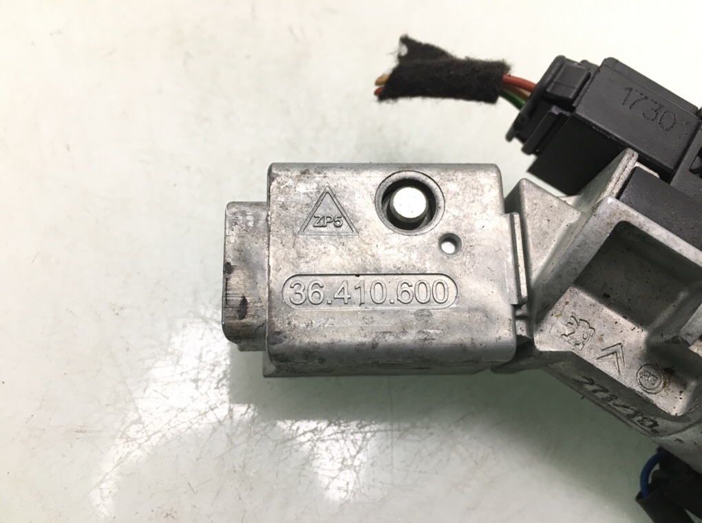 Замок зажигания бу для Peugeot 3008 1.6 HDi, 2010 г. Замок зажигания бу для Peugeot 3008 1.6 HDi, 2010 г.