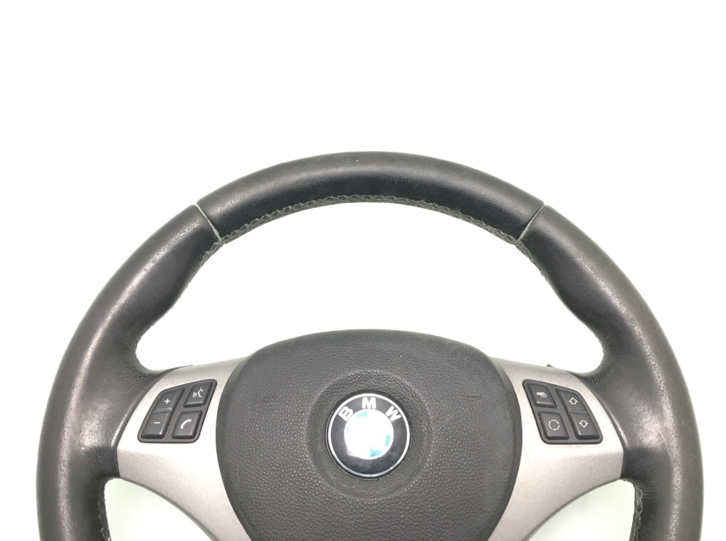 Руль бу для BMW 1 E87/E81/E82/E88 1.6 i, 2005 г. Руль бу для BMW 1 E87/E81/E82/E88 1.6 i, 2005 г.