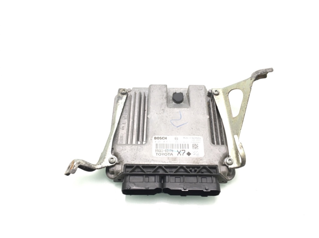 Блок управления двигателем бу для Toyota Auris 1.4 TD, 2011 г.