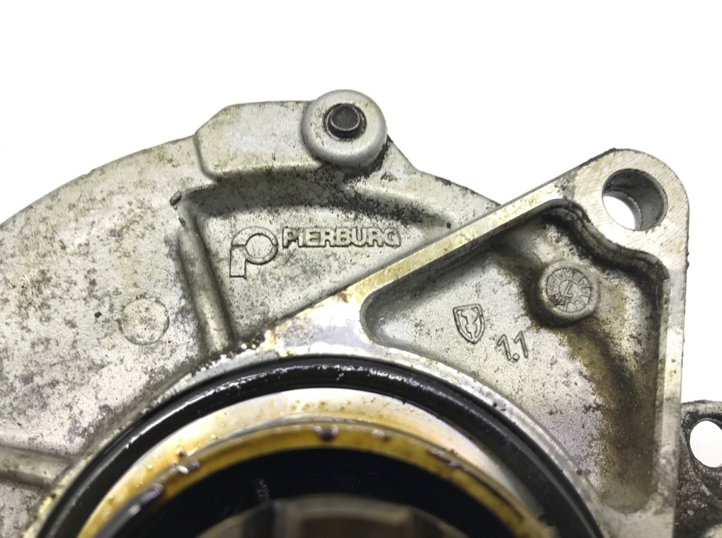 Насос вакуумный бу для Peugeot 207 1 1.6 i, 2008 г. Насос вакуумный бу для Peugeot 207 1 1.6 i, 2008 г.