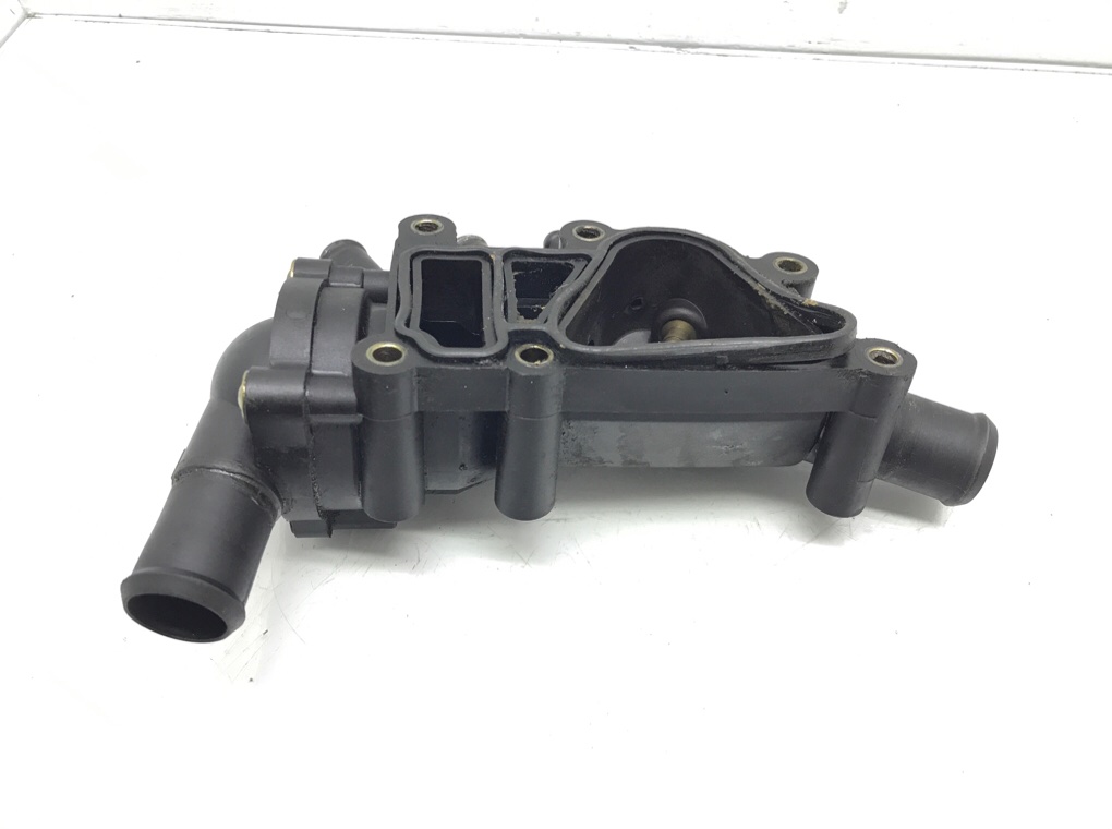 Корпус термостата бу для Ford Ka 1.6 i, 2003 г. Корпус термостата бу для Ford Ka 1.6 i, 2003 г.