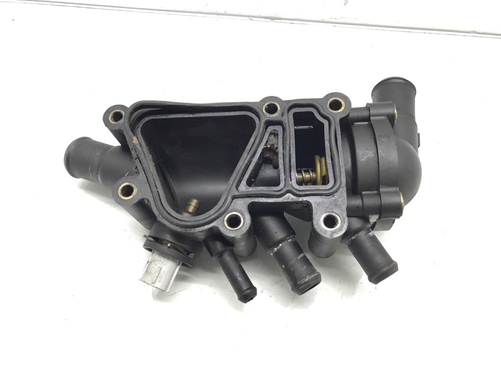 Корпус термостата бу для Ford Ka 1.6 i, 2003 г. Корпус термостата бу для Ford Ka 1.6 i, 2003 г.