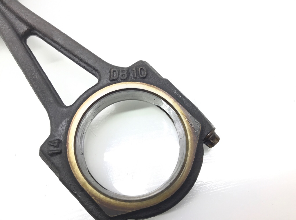 Поршень бу для Opel Astra H 1.4 i,  2010 г.