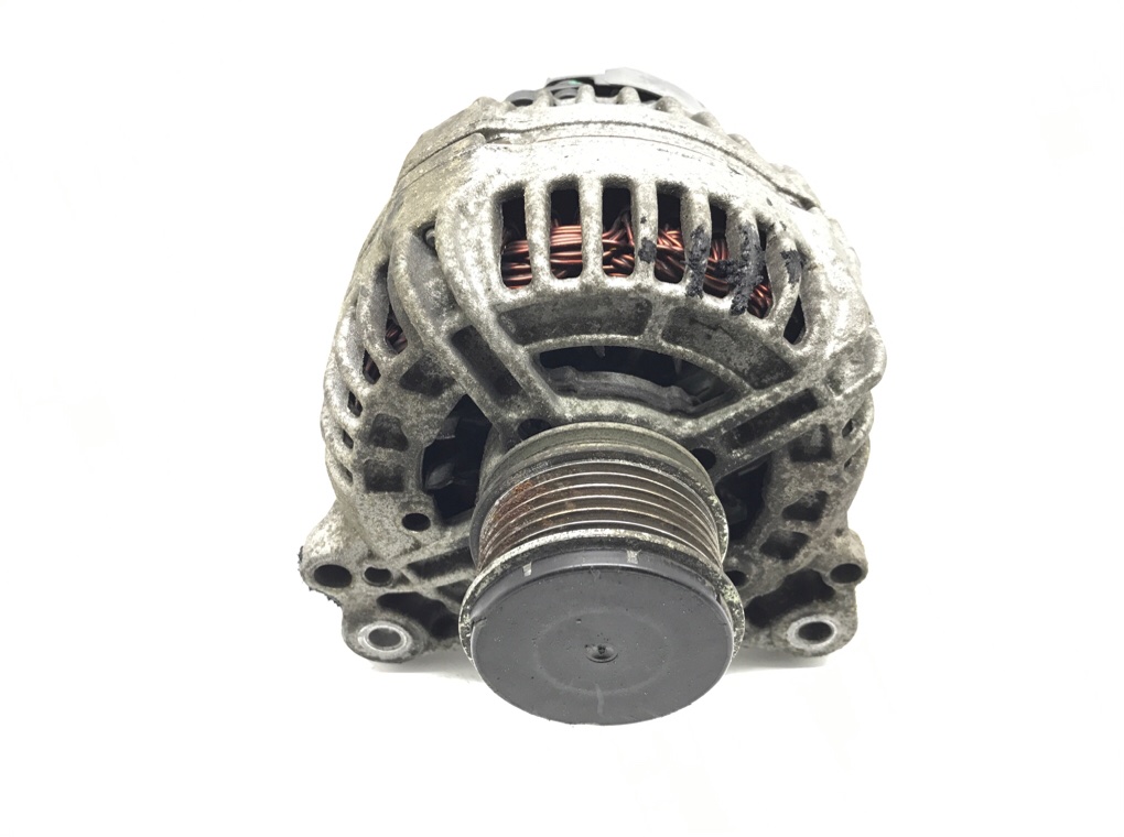 Генератор бу для Volkswagen Golf 6 2.0 TDi, 2010 г.