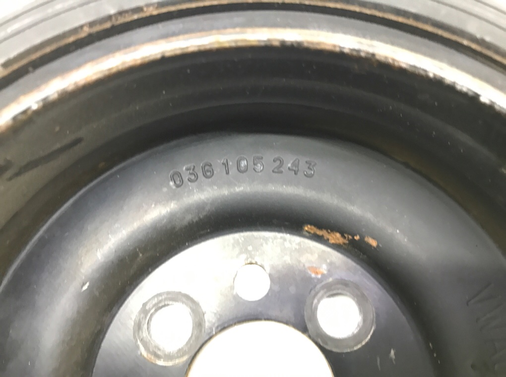 Шкив коленвала бу для Volkswagen Golf 6 2.0 TDi, 2010 г. Шкив коленвала бу для Volkswagen Golf 6 2.0 TDi, 2010 г.