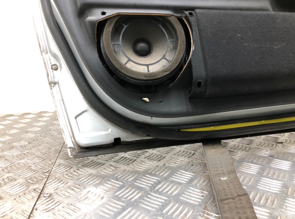 Дверь передняя левая бу для Mercedes C W203 1.8 i,  2005 г.