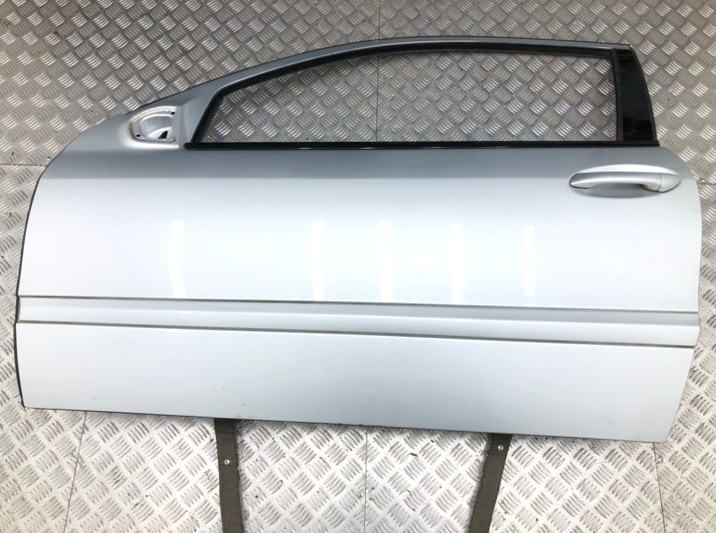 Дверь передняя левая бу для Mercedes C W203 1.8 i,  2005 г.