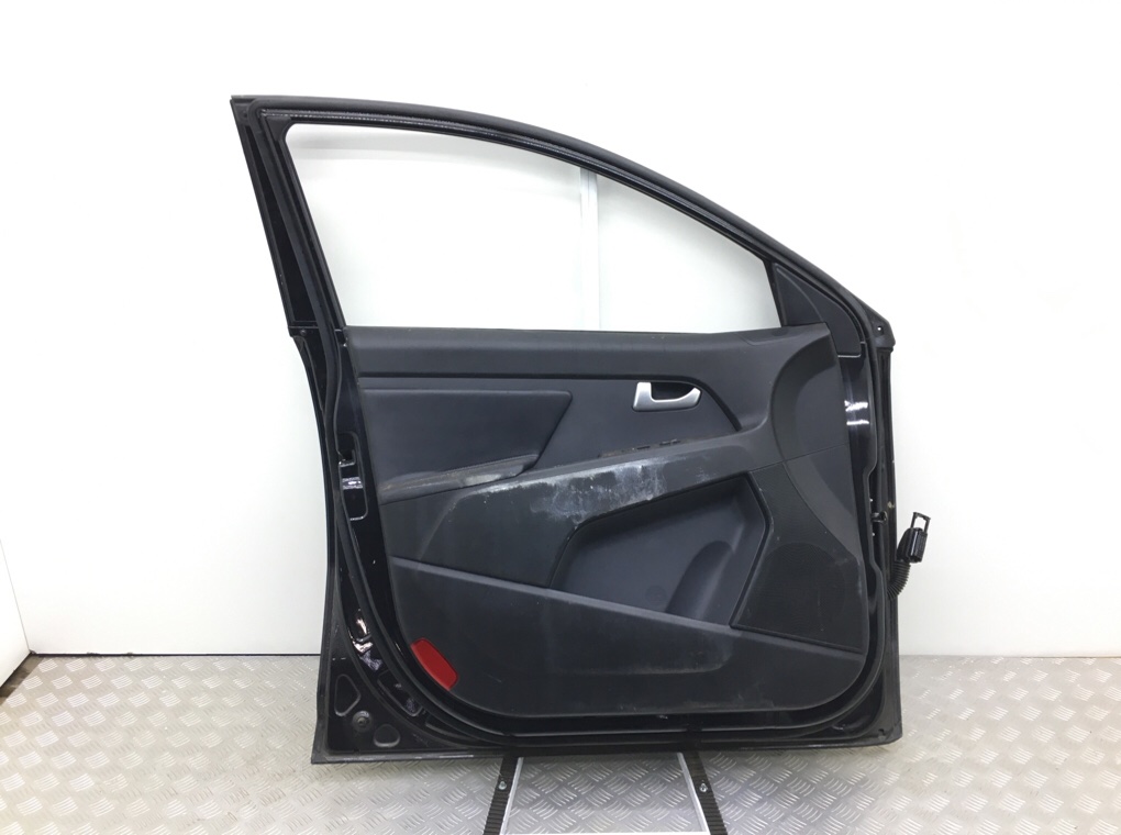 Дверь передняя левая бу для Kia Sportage 3 2.0 CRDi,  2011 г.