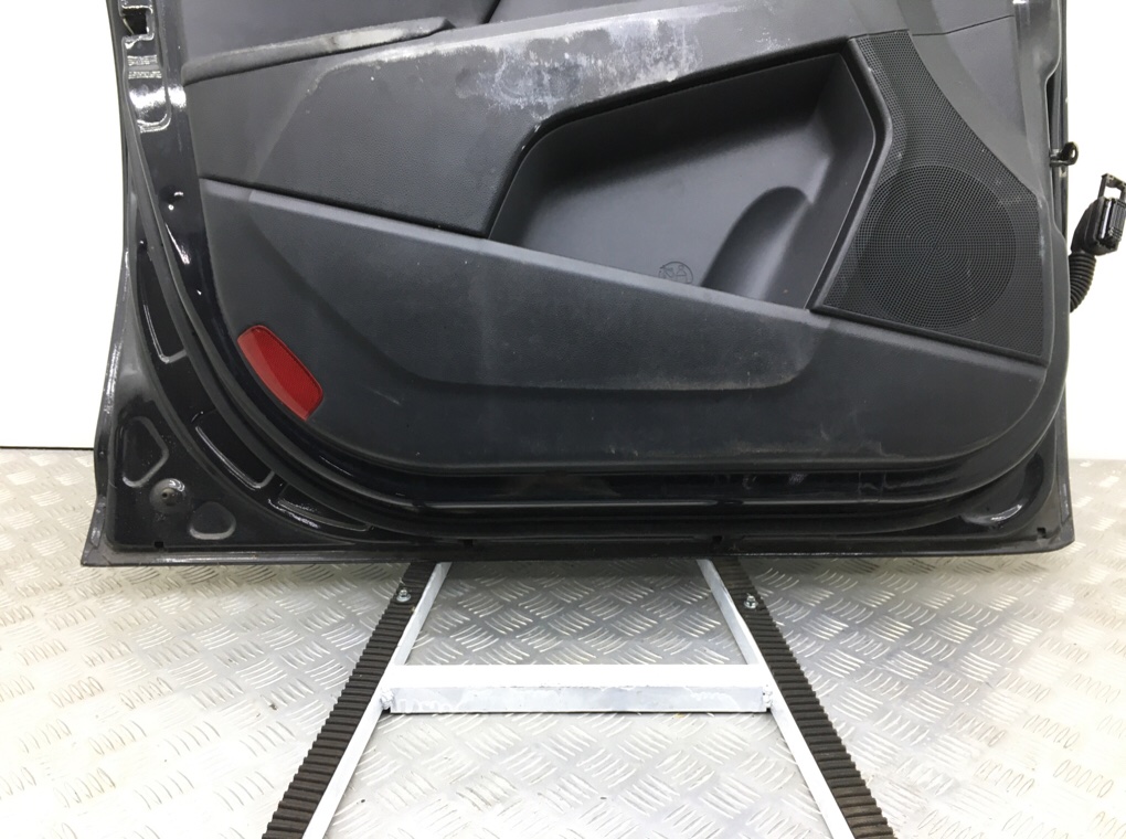 Дверь передняя левая бу для Kia Sportage 3 2.0 CRDi,  2011 г.