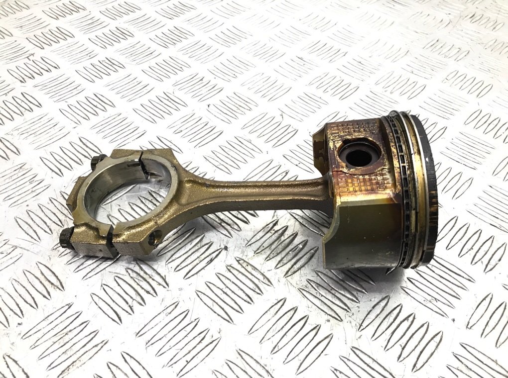 Поршень бу для Lexus LS 430 4.3 i, 2005 г. Поршень бу для Lexus LS 430 4.3 i, 2005 г.