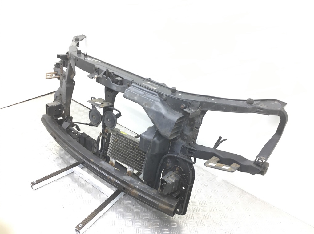 Панель передняя (телевизор) бу для Kia Sportage 2 2.0 CRDi,  2009 г.