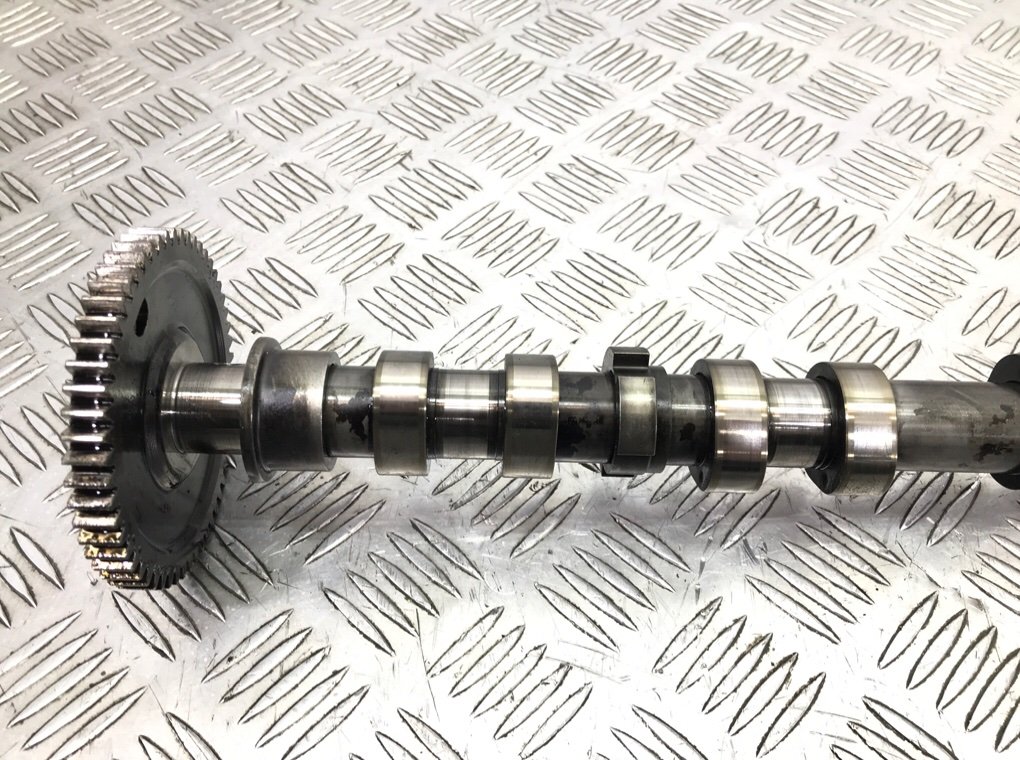 Распредвал бу для Volvo XC60 2.0 D, 2010 г. Распредвал бу для Volvo XC60 2.0 D, 2010 г.