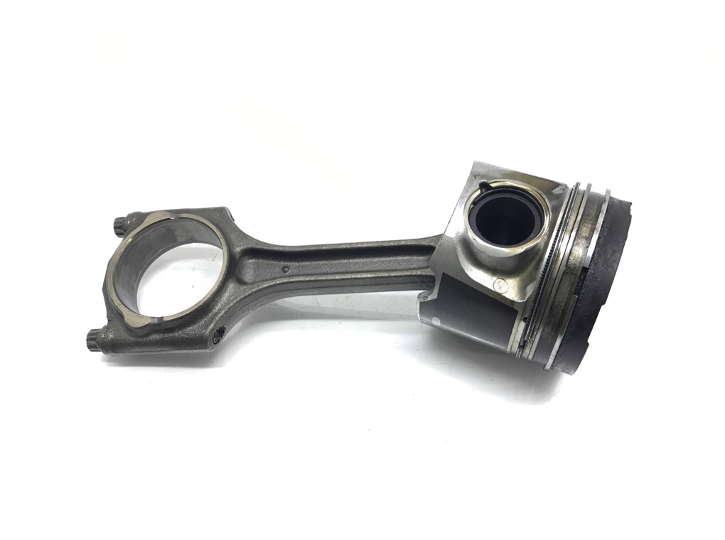 Поршень бу для Volvo XC60  2.0 D,  2010 г.