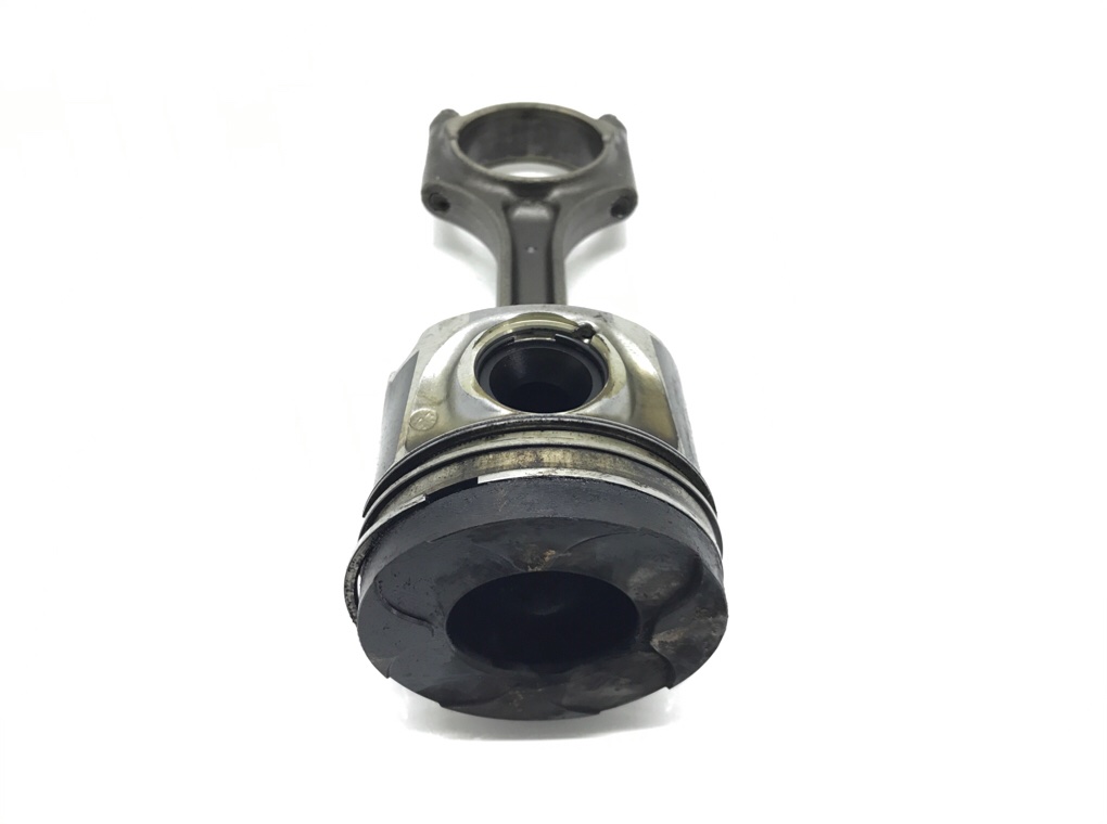 Поршень бу для Volvo XC60  2.0 D,  2010 г.