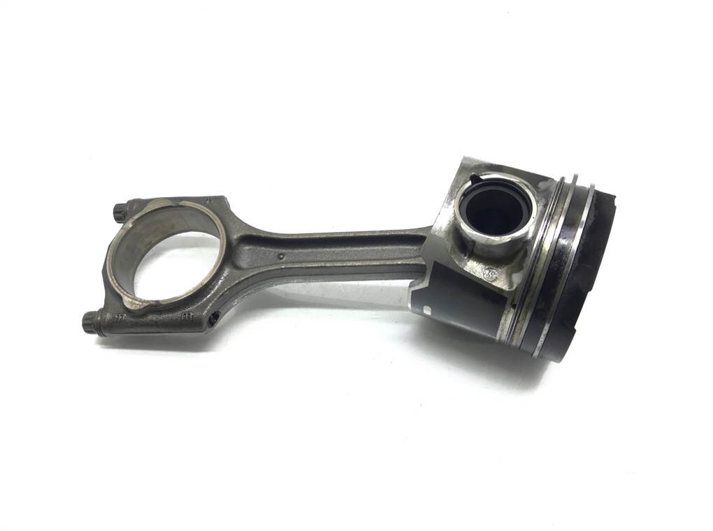 Поршень бу для Volvo XC60  2.0 D,  2010 г.