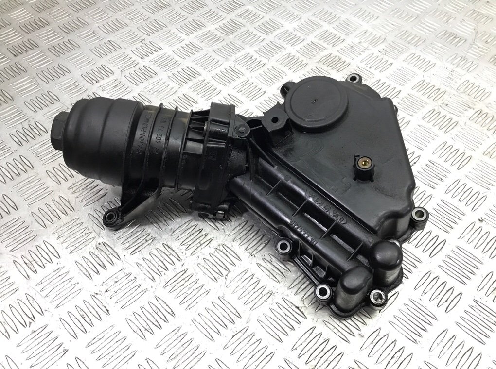 Корпус масляного фильтра бу для Volvo XC60 2.0 D, 2010 г. Корпус масляного фильтра бу для Volvo XC60 2.0 D, 2010 г.