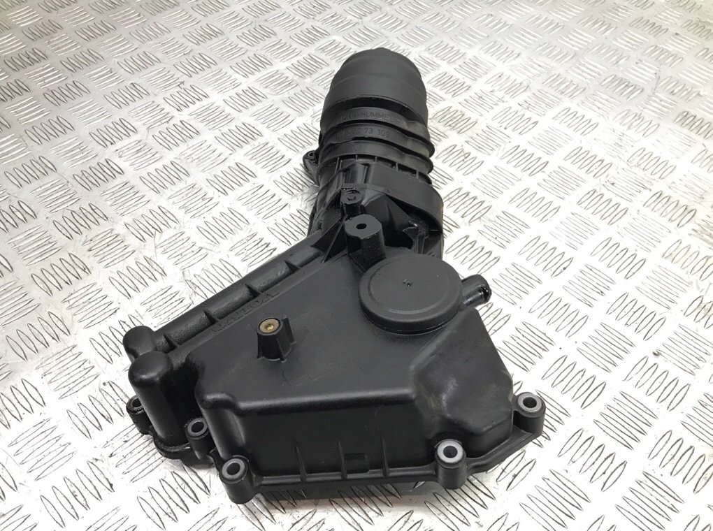 Корпус масляного фильтра бу для Volvo XC60 2.0 D, 2010 г. Корпус масляного фильтра бу для Volvo XC60 2.0 D, 2010 г.