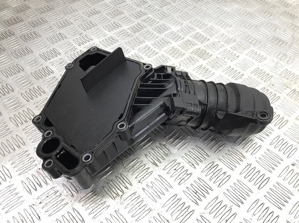 Корпус масляного фильтра бу для Volvo XC60 2.0 D, 2010 г. Корпус масляного фильтра бу для Volvo XC60 2.0 D, 2010 г.