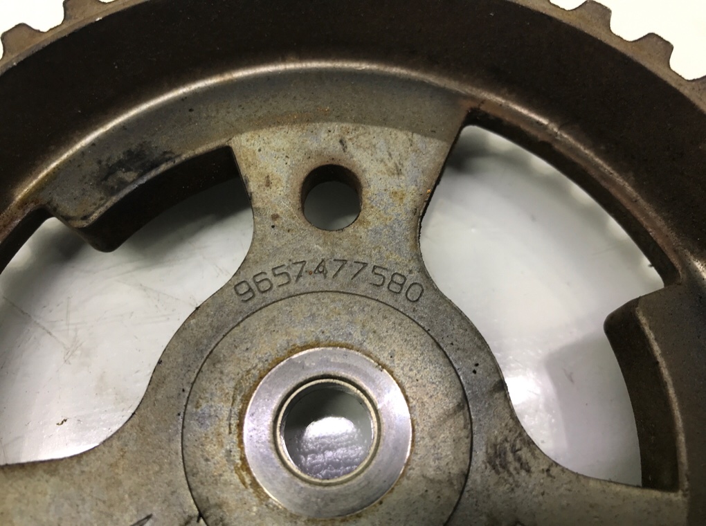 Шкив распредвала бу для Citroen C3 Picasso 1.6 HDi, 2010 г. Шкив распредвала бу для Citroen C3 Picasso 1.6 HDi, 2010 г.