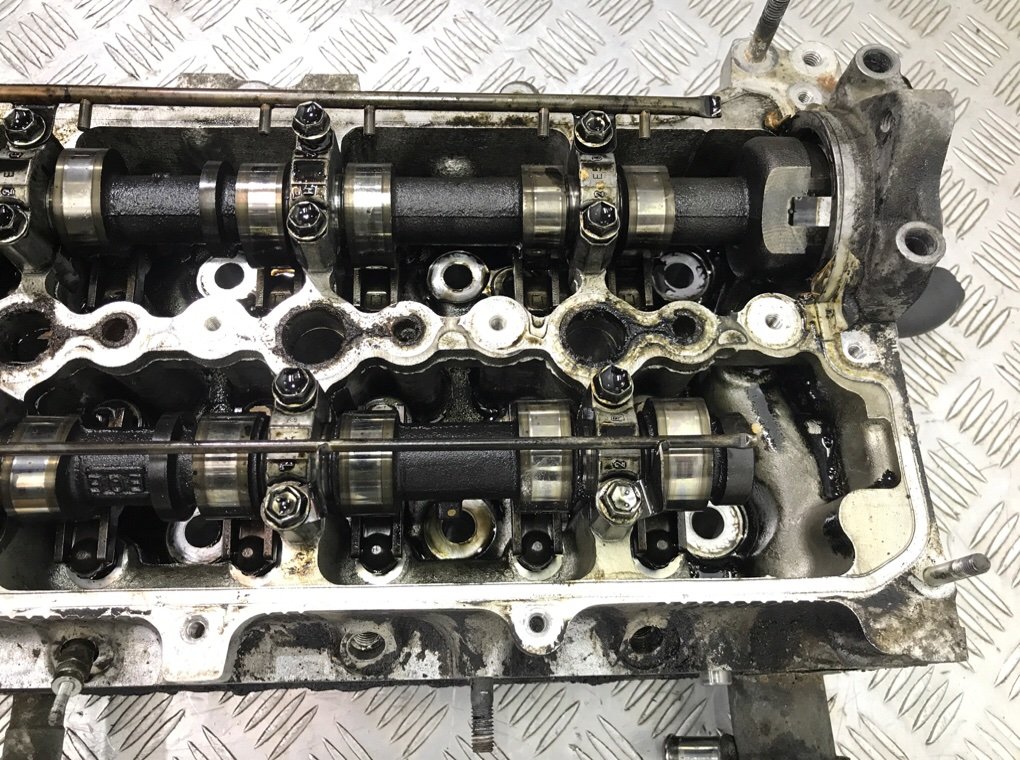 Головка блока цилиндров бу для Toyota Avensis 3 2.0 D-4D,  2010 г.