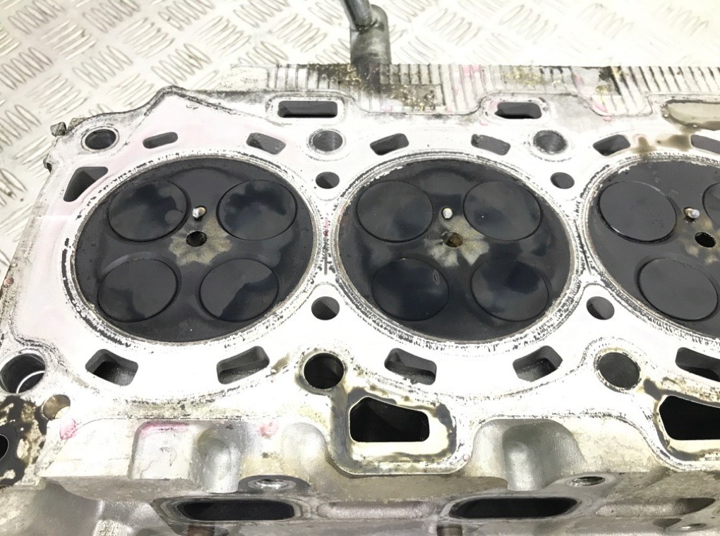 Головка блока цилиндров бу для Toyota Avensis 3 2.0 D-4D,  2010 г.