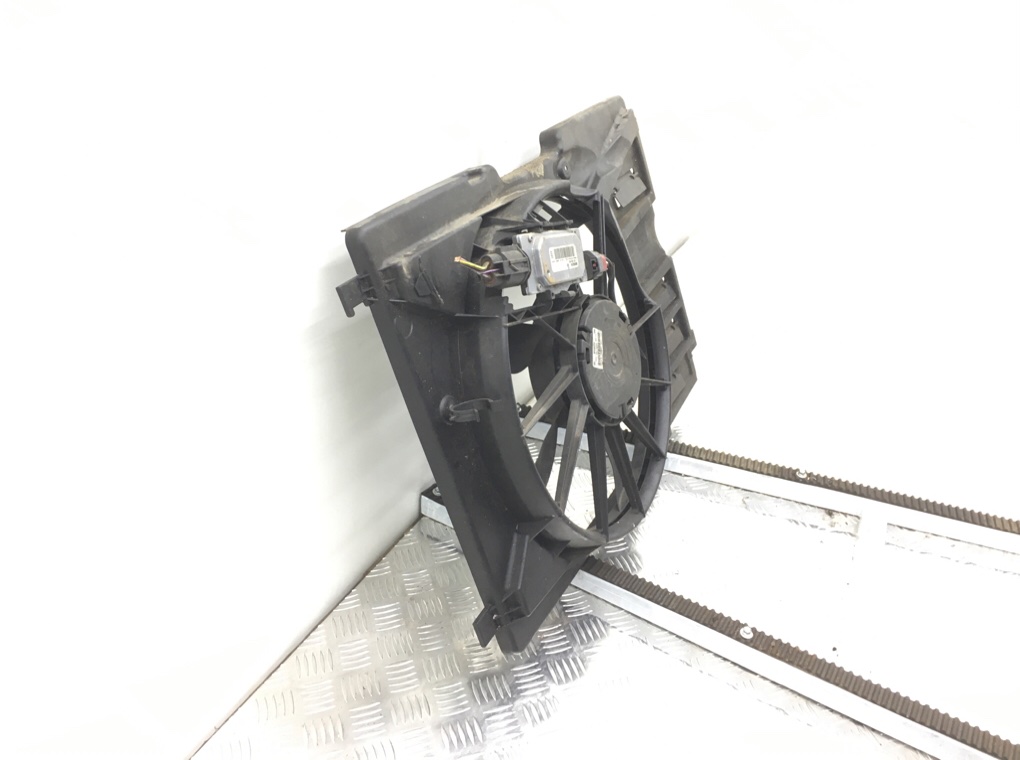 Вентилятор радиатора бу для Ford Focus 3 2.0 TDCi,  2013 г.