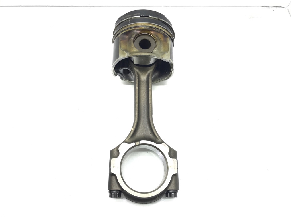 Поршень бу для Toyota Avensis 2.0 D-4D, 2012 г.