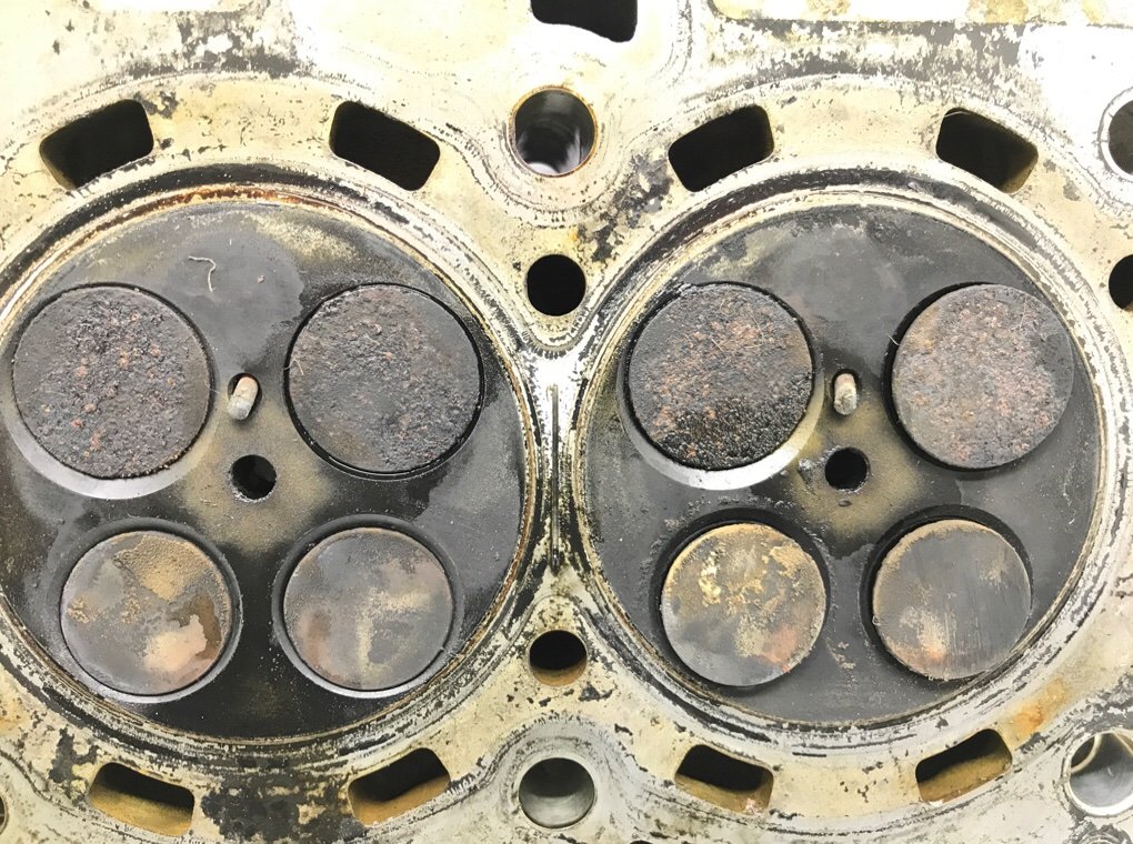 Головка блока цилиндров бу для Toyota Avensis  2.0 D-4D,  2012 г.