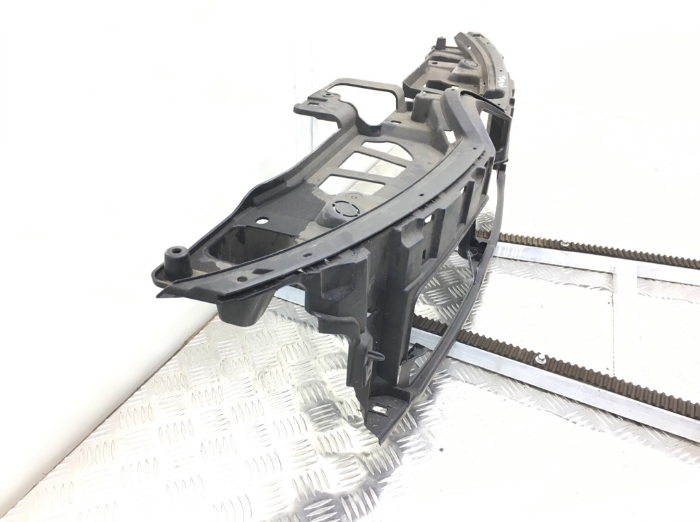 Кронштейн крепления бампера переднего бу для Citroen C4 Picasso 2 1.6 HDi, 2016 г. Кронштейн крепления бампера переднего бу для Citroen C4 Picasso 2 1.6 HDi, 2016 г.