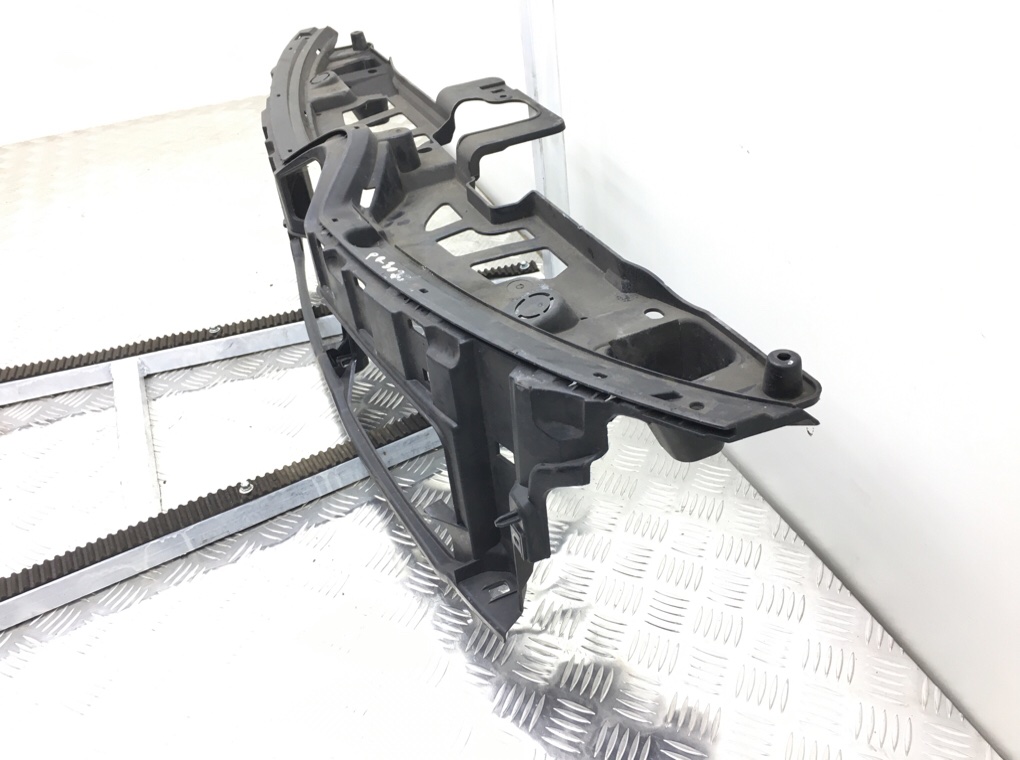 Кронштейн крепления бампера переднего бу для Citroen C4 Picasso 2 1.6 HDi, 2016 г. Кронштейн крепления бампера переднего бу для Citroen C4 Picasso 2 1.6 HDi, 2016 г.