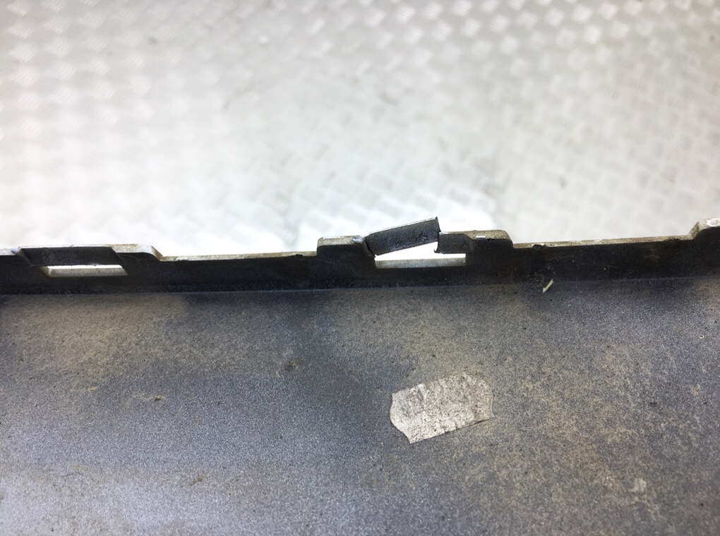 Клык бампера задний левый бу для Nissan Primastar 2 2.0 CDTi, 2022 г. Клык бампера задний левый бу для Nissan Primastar 2 2.0 CDTi, 2022 г.