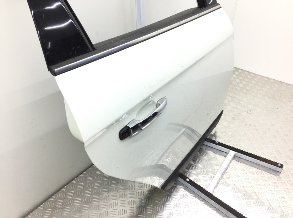 Дверь задняя правая бу для Lancia Delta  1.6 i,  2011 г.