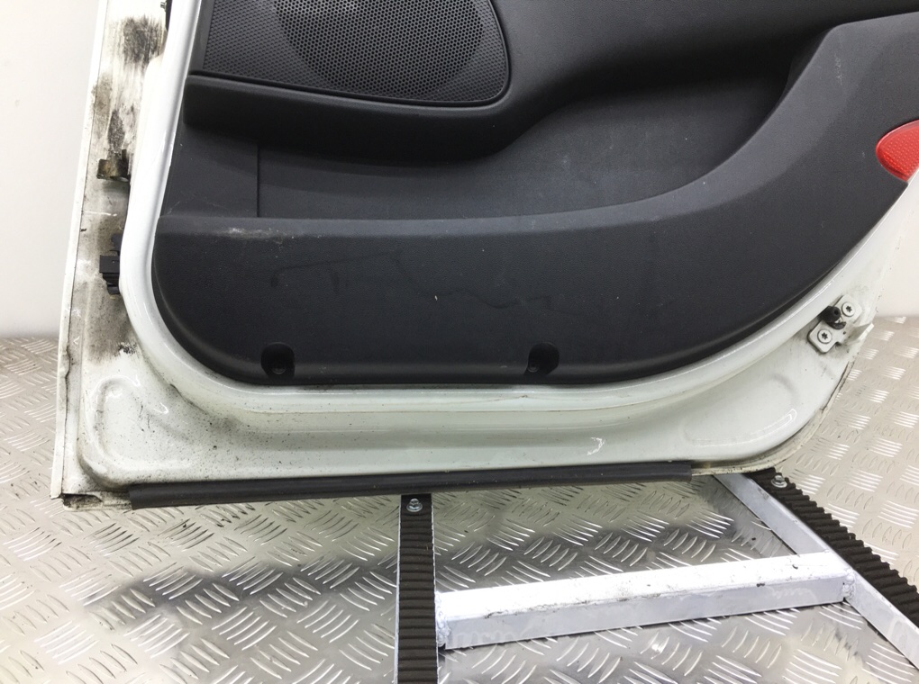 Дверь задняя правая бу для Lancia Delta  1.6 i,  2011 г.